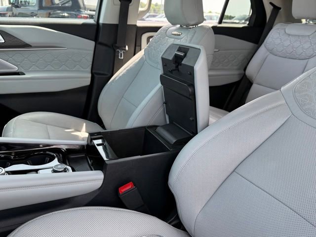 Used 2025 Ford Explorer Platinum w/ LUX Leather Package AWD/4WD image 35
