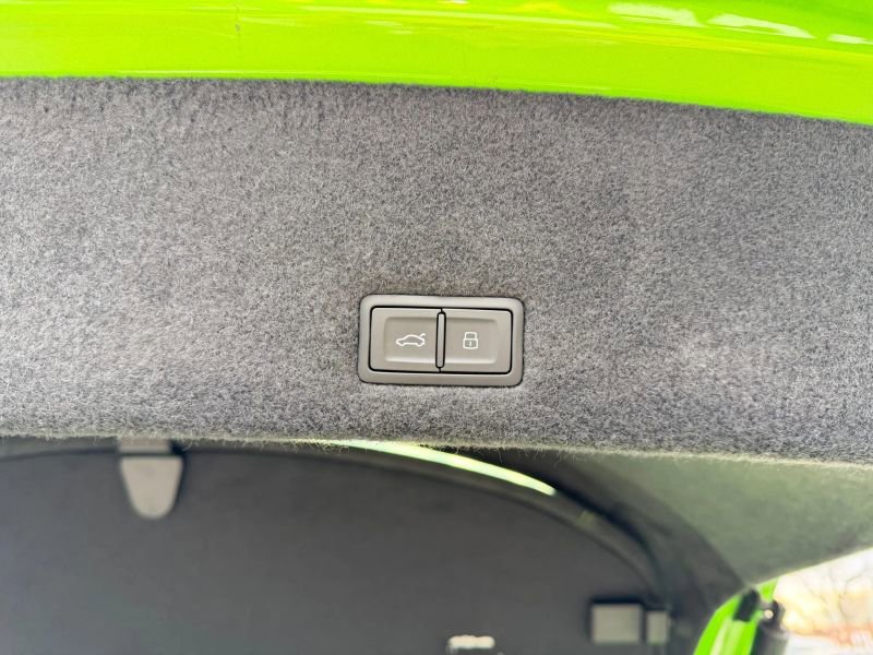 Used 2022 Lamborghini Urus AWD/4WD image 31