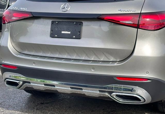 Used 2024 Mercedes-Benz GLC 300 4MATIC image 12