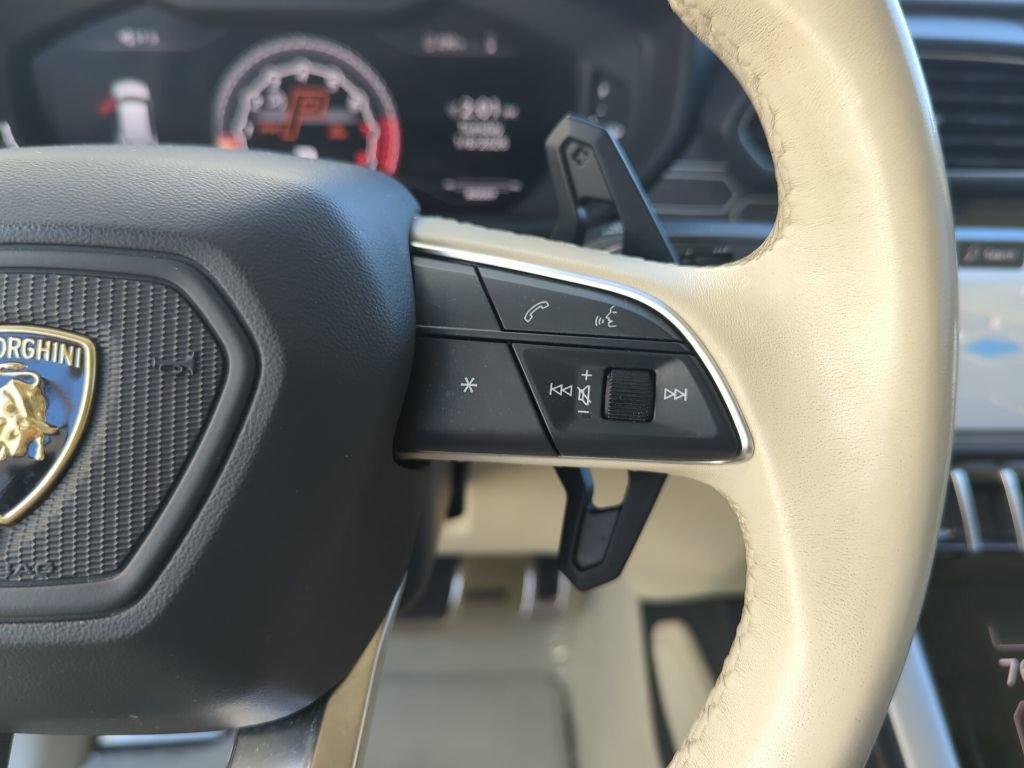 Used 2020 Lamborghini Urus image 24