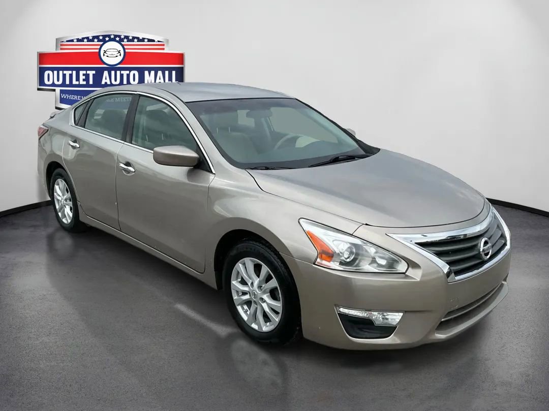 Used 2014 Nissan Altima 2.5 S w/ Sport Value Package FWD image 1