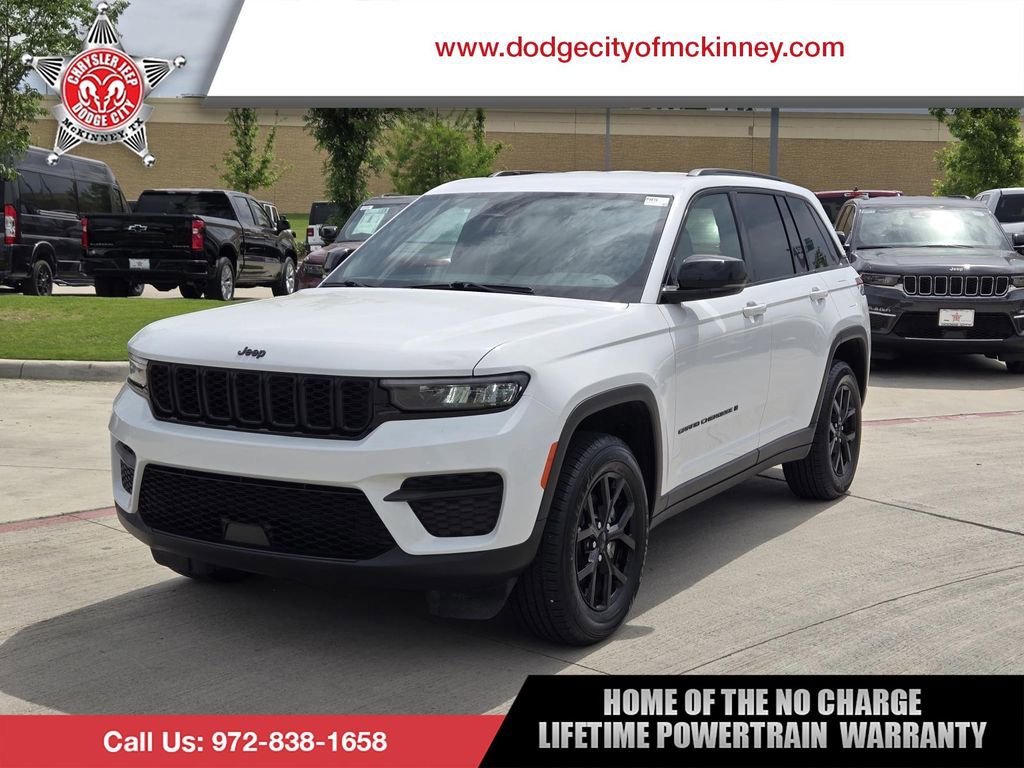 Used 2025 Jeep Grand Cherokee Altitude AWD/4WD image 1