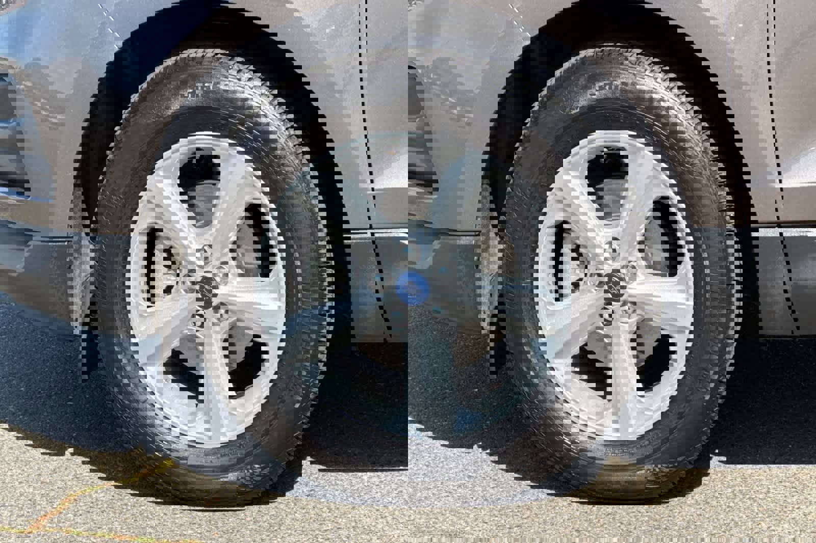 Used 2019 Ford Edge SE image 31