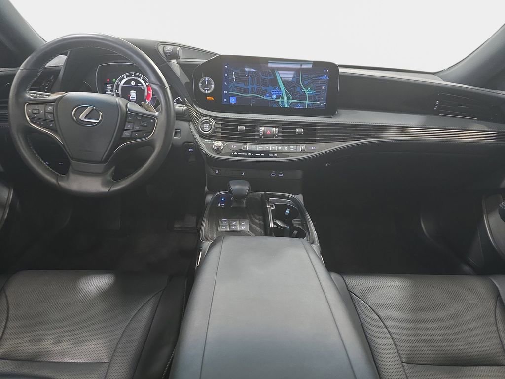 Used 2023 Lexus LS 500 w/ Accessory Package (Z2) RWD image 10