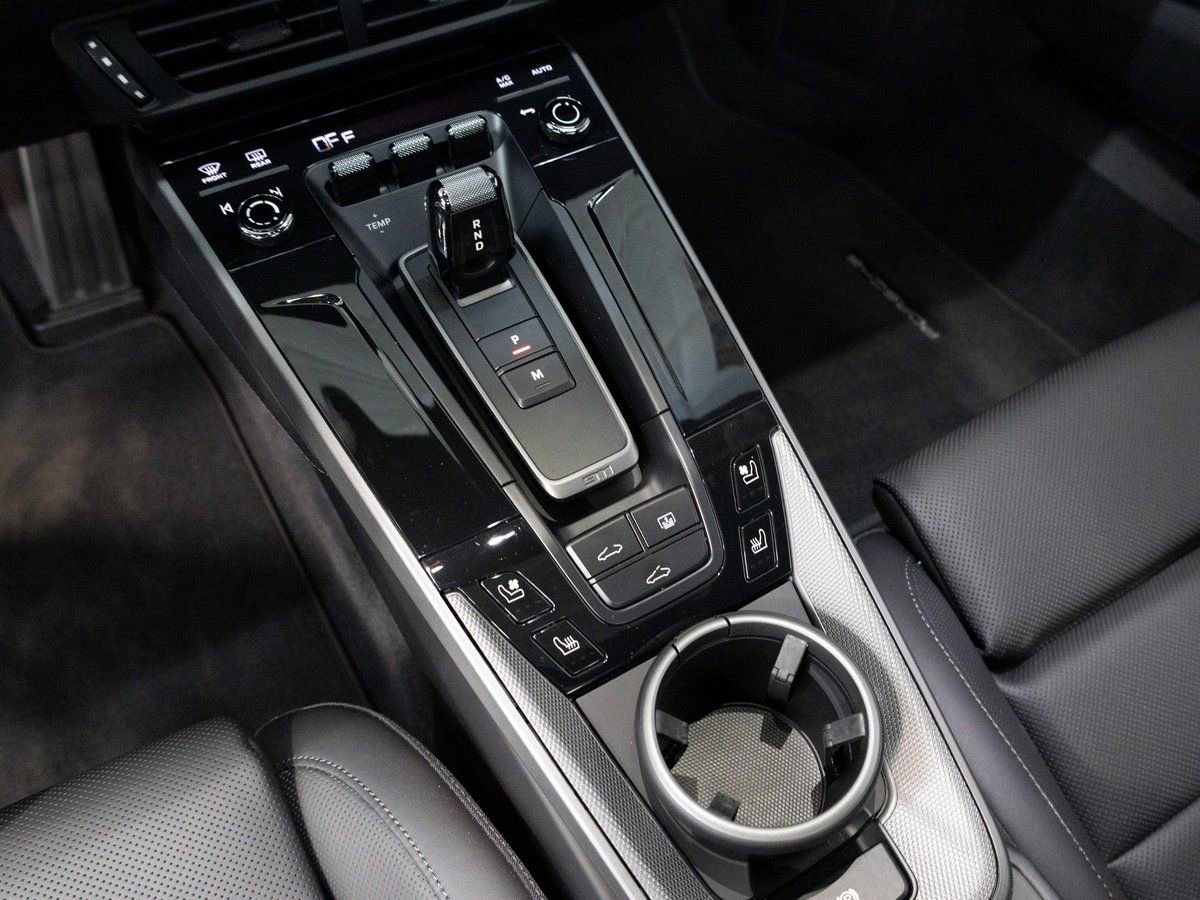 Certified 2025 Porsche 911 Carrera image 18