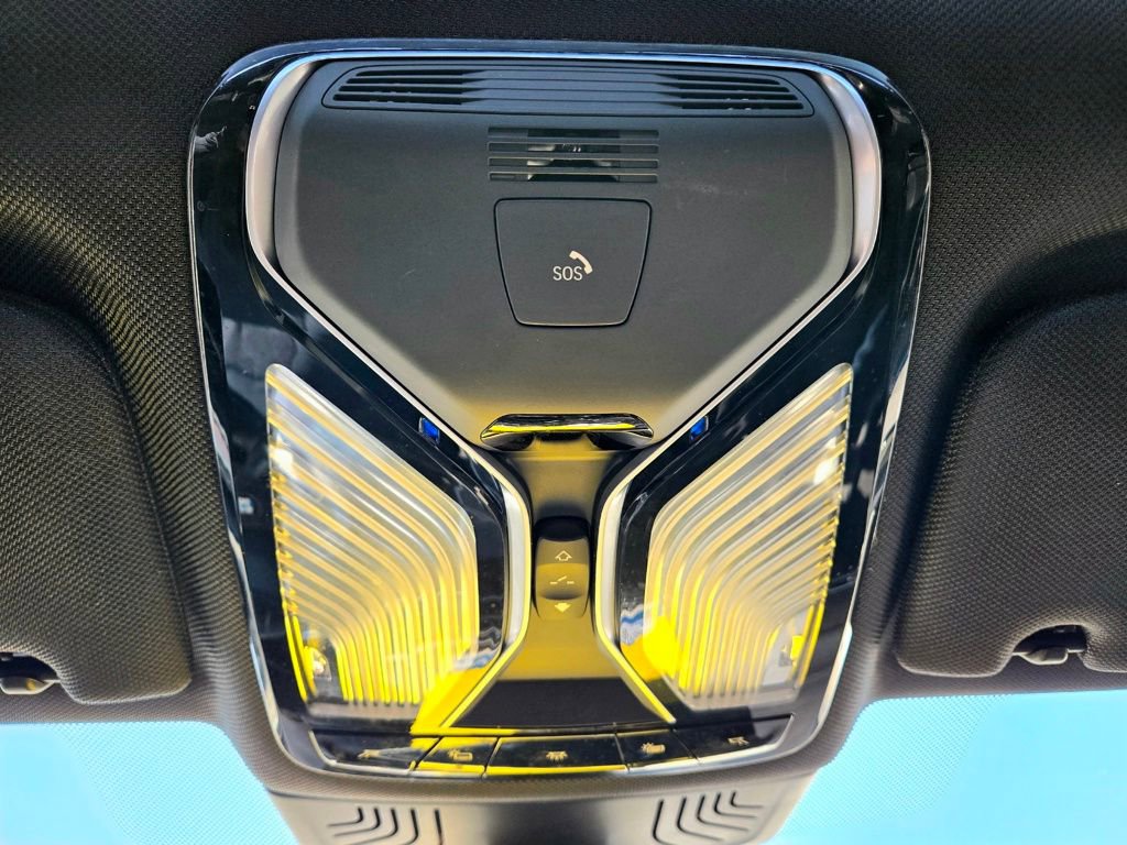 Used 2018 BMW 740e xDrive w/ M Sport Package image 43