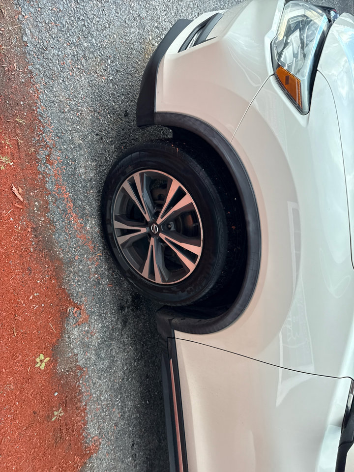 Used 2018 Nissan Rogue SL w/ Premium Package image 5