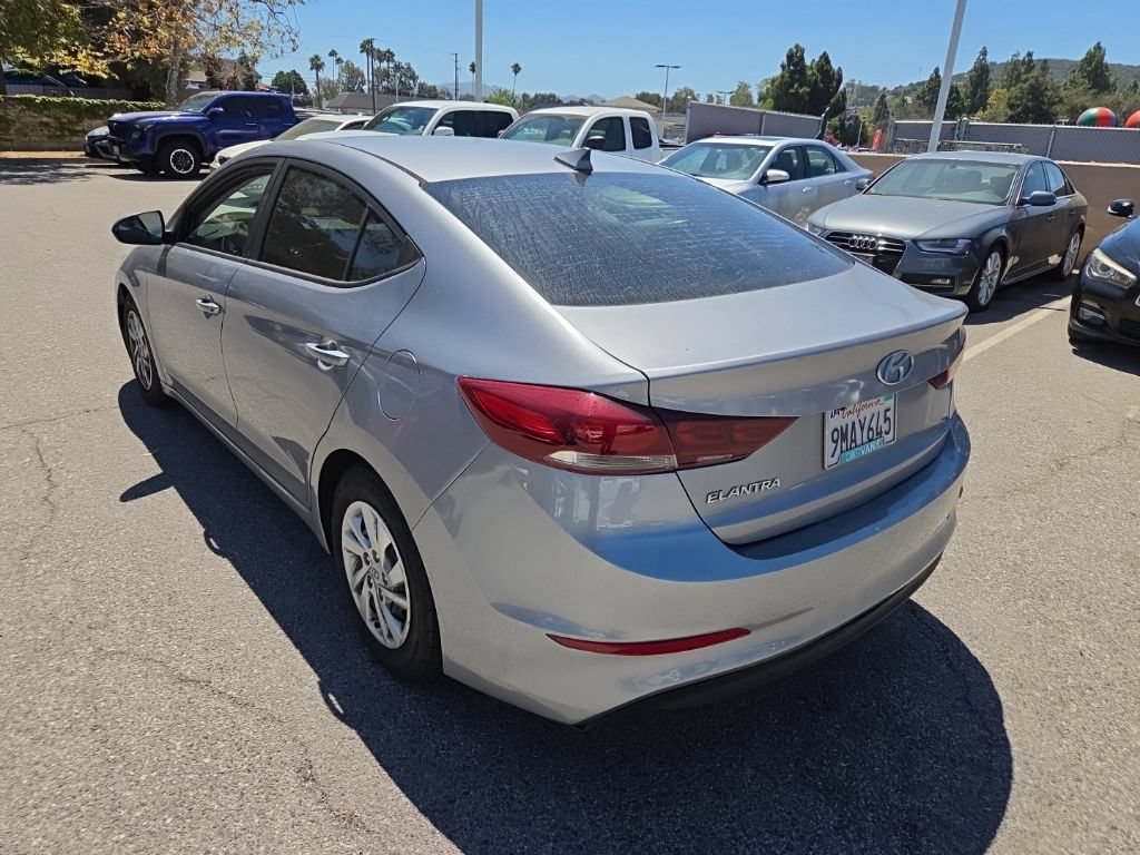 Used 2017 Hyundai Elantra SE FWD image 3