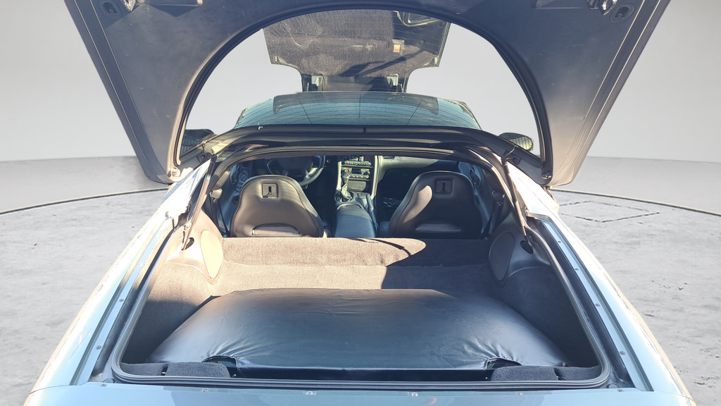 Used 2003 Chevrolet Corvette Coupe w/ Preferred Equipment Group RWD image 12