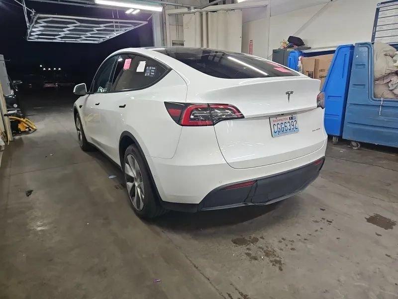 Used 2022 Tesla Model Y Long Range AWD/4WD image 3