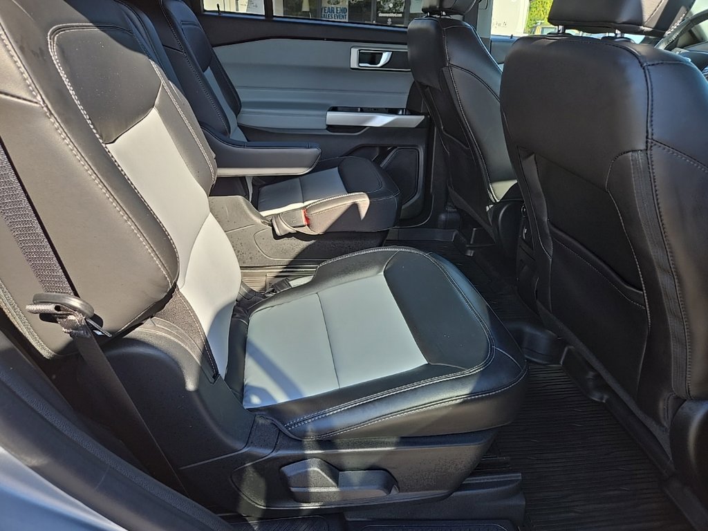 Used 2023 Ford Explorer XLT w/ Equipment Group 202A AWD/4WD image 15