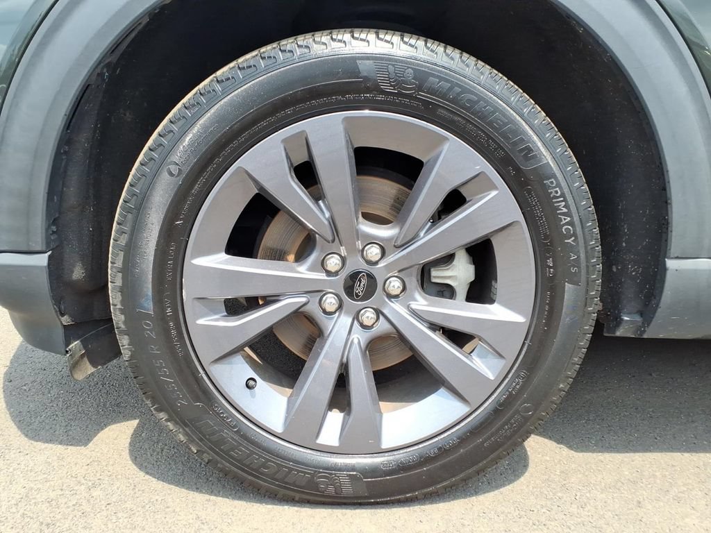 Used 2022 Ford Explorer XLT w/ Equipment Group 202A AWD/4WD image 16