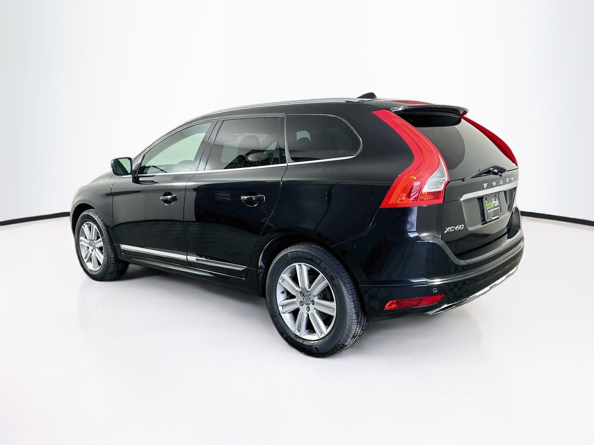 Used 2017 Volvo XC60 T5 Inscription w/ Preferred Option Package AWD/4WD image 5