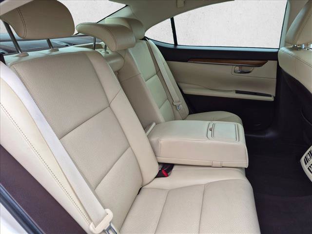 Used 2018 Lexus ES 300h w/ Navigation Package FWD image 19