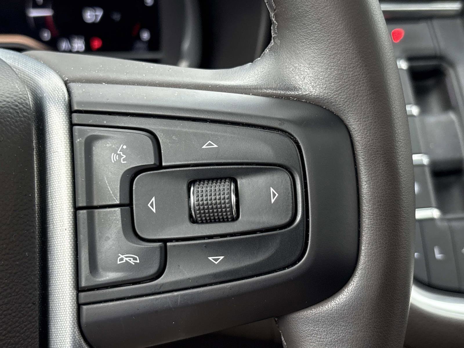 Certified 2023 GMC Yukon SLT w/ SLT Luxury Package image 20