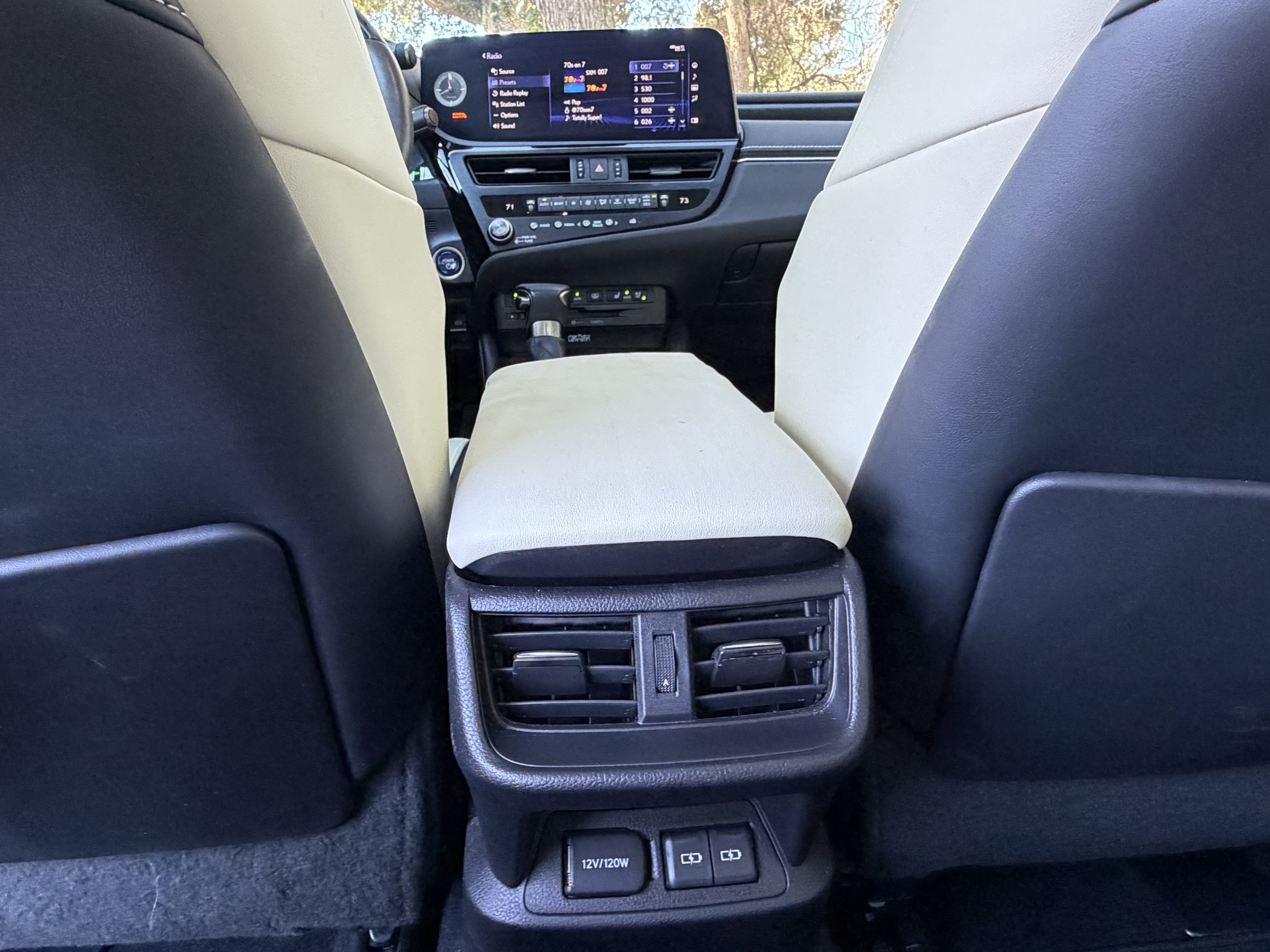 Used 2022 Lexus ES 300h Ultra Luxury FWD image 37