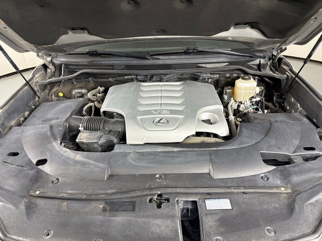 Used 2021 Lexus LX 570 4WD w/ Luxury Package image 48