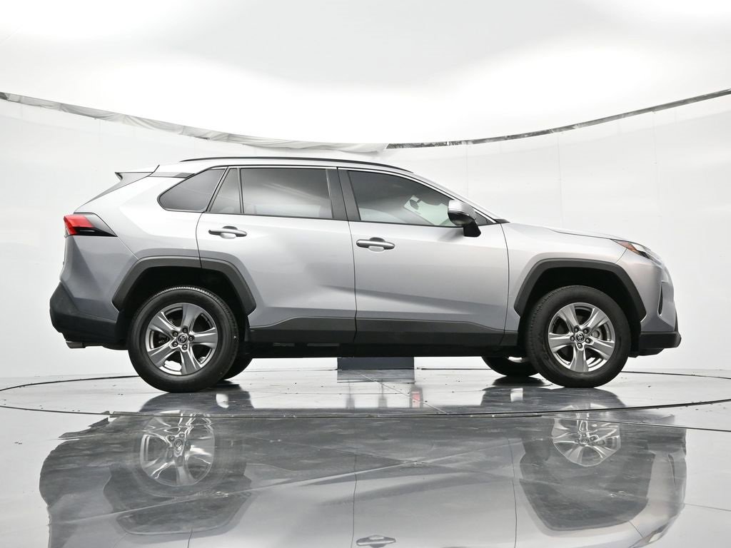 Used 2025 Toyota RAV4 XLE image 37