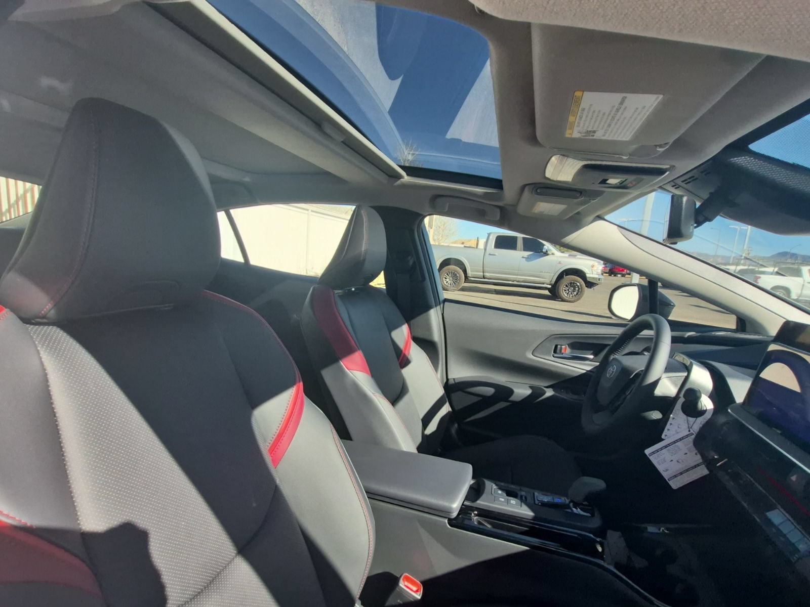 New 2026 Toyota Prius Plug-In Hybrid FWD image 40