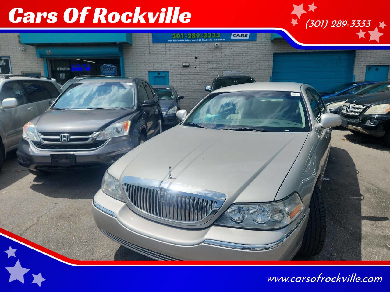 Used 2007 Lincoln Town Car Signature image 2