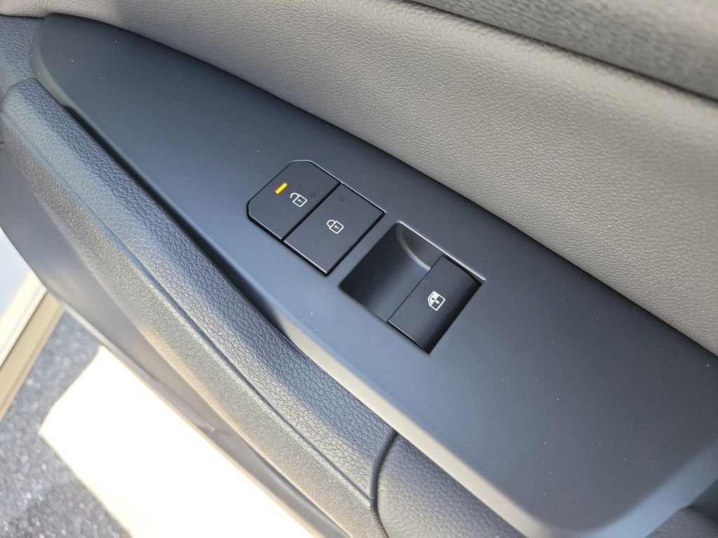 New 2026 Kia Sportage EX FWD image 11