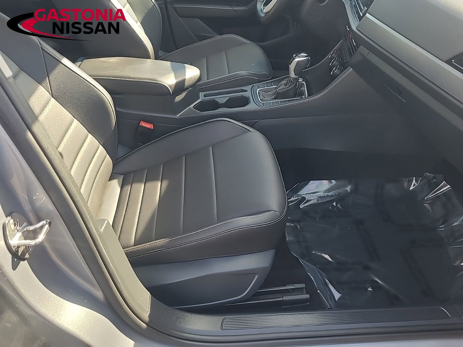 Used 2024 Volkswagen Jetta SE image 21