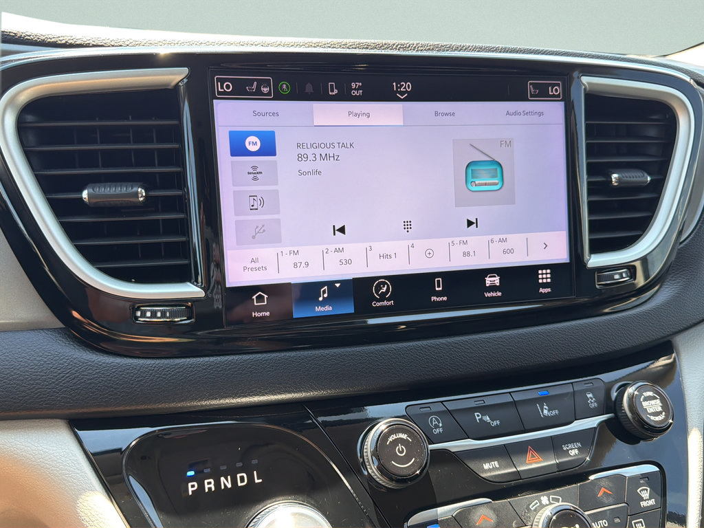 Used 2024 Chrysler Pacifica Touring-L FWD image 23