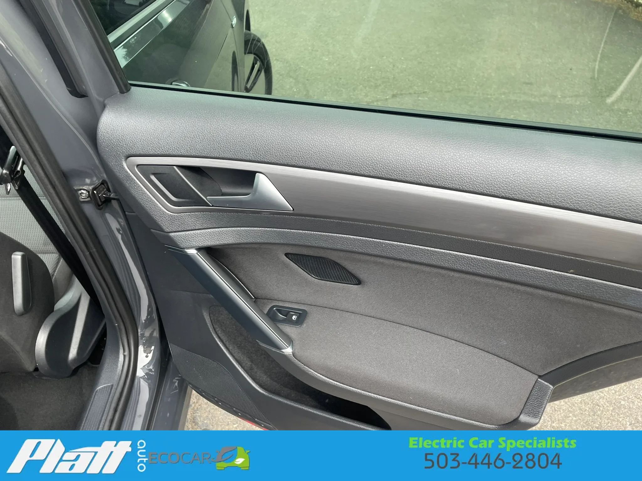 Used 2019 Volkswagen e-Golf SE w/ Driver Assistance Package FWD image 41