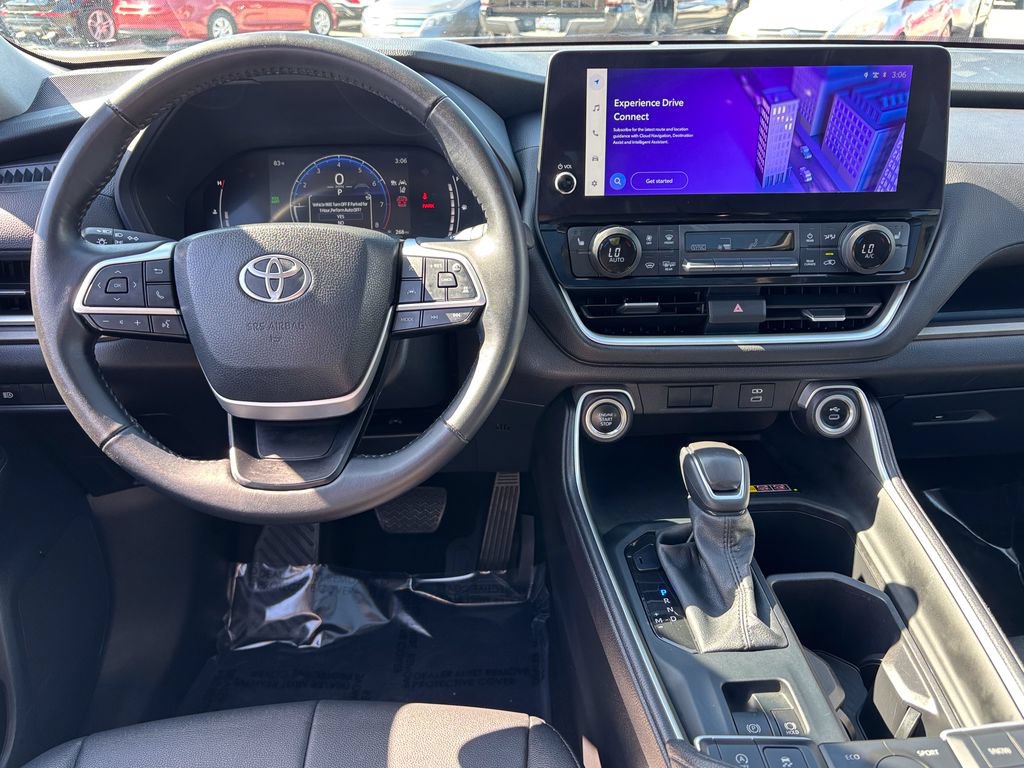 Used 2025 Toyota Grand Highlander AWD image 23