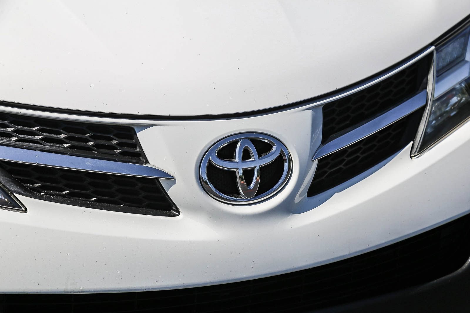 Used 2015 Toyota RAV4 XLE FWD image 13