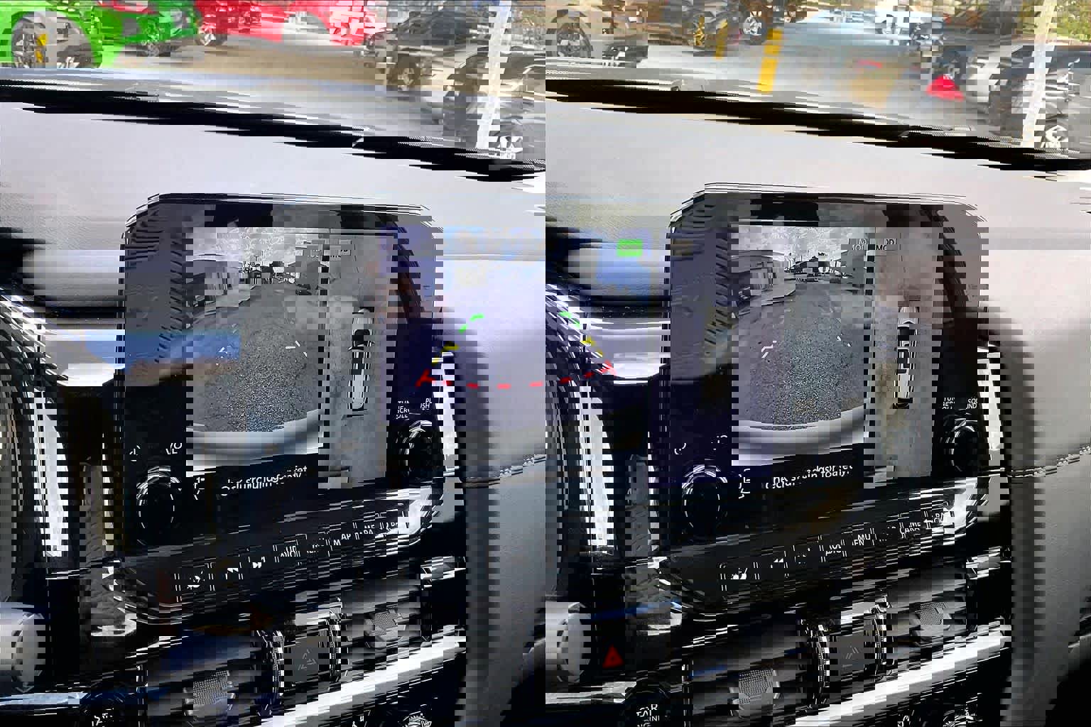 Used 2025 Nissan Pathfinder SL image 27