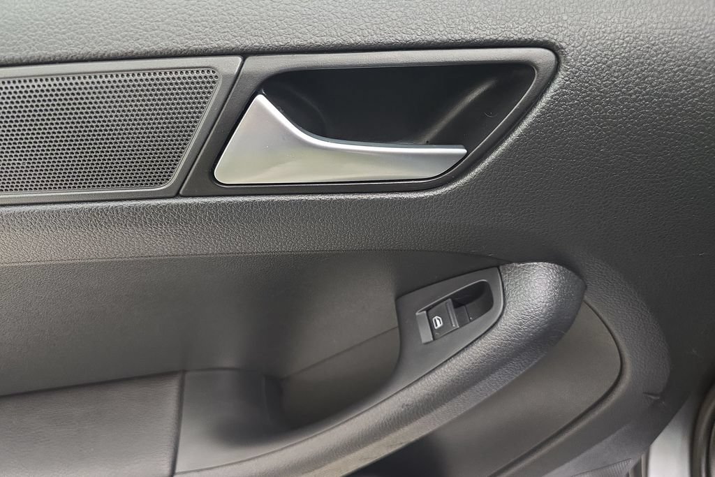 Used 2016 Volkswagen Jetta SE FWD image 24