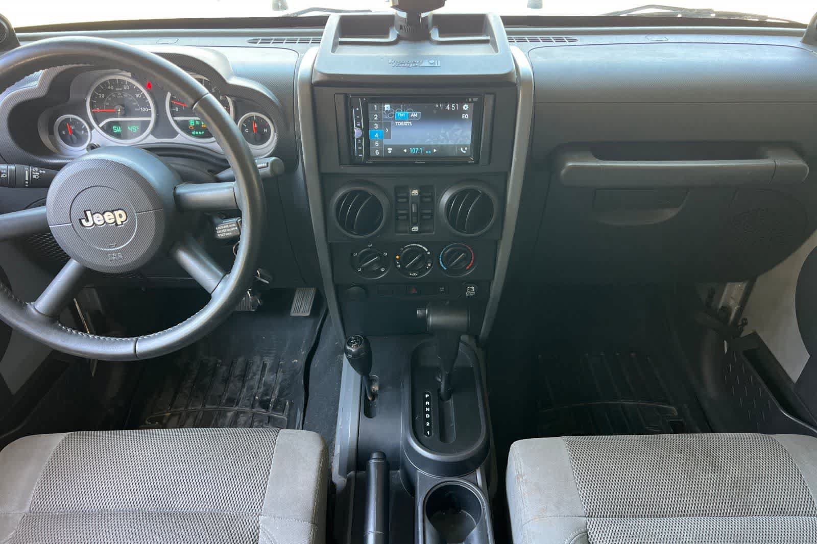 Used 2007 Jeep Wrangler Unlimited Sahara AWD/4WD image 4