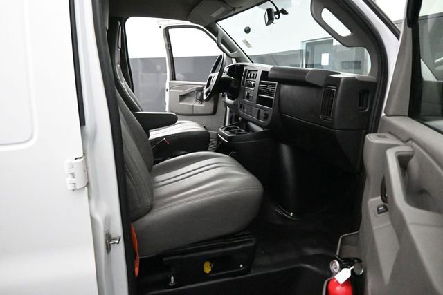 Used 2021 GMC Savana 2500 Extended RWD image 15