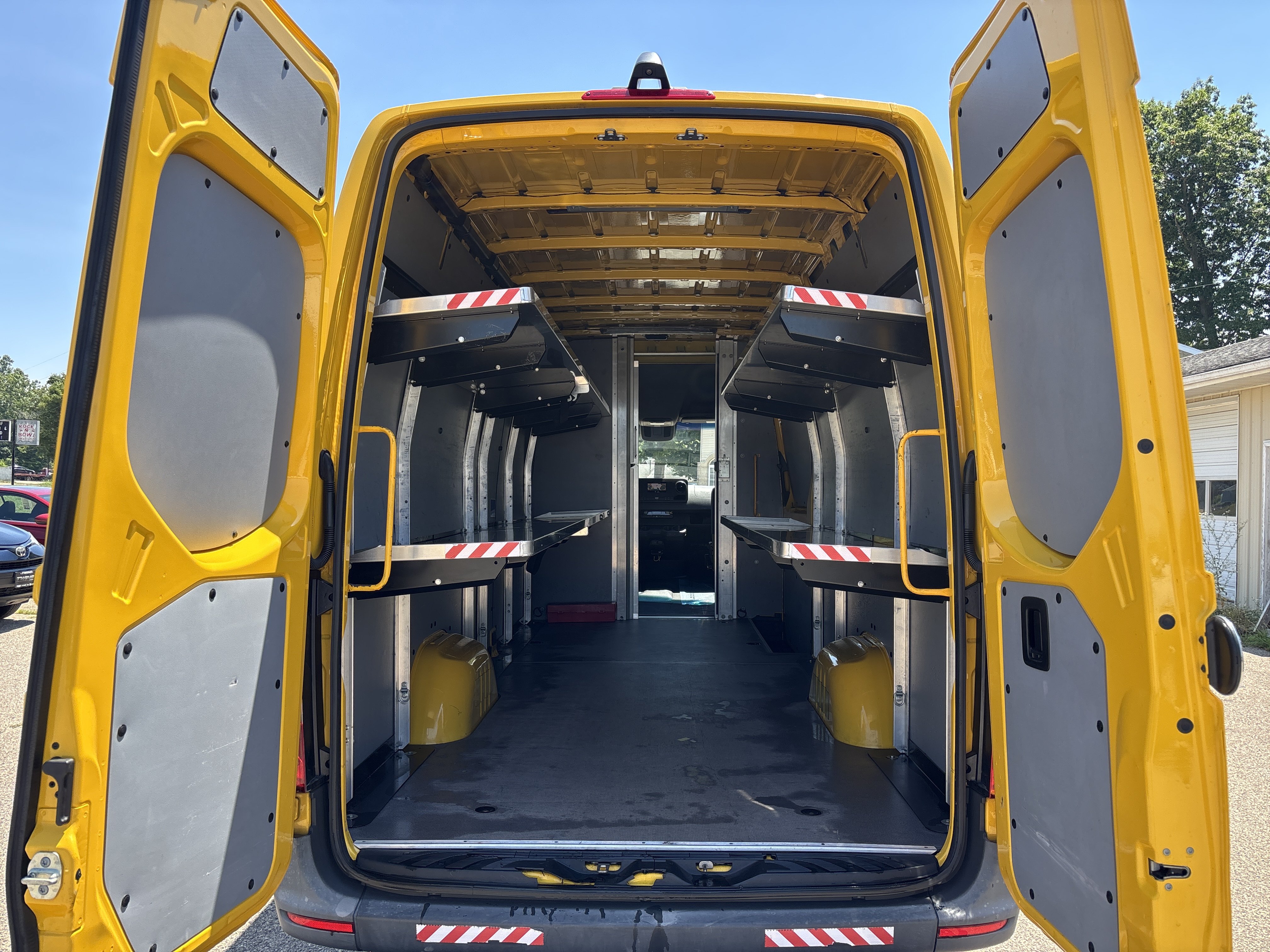 Used 2021 Mercedes-Benz Sprinter 2500 w/ Acoustic Package image 9