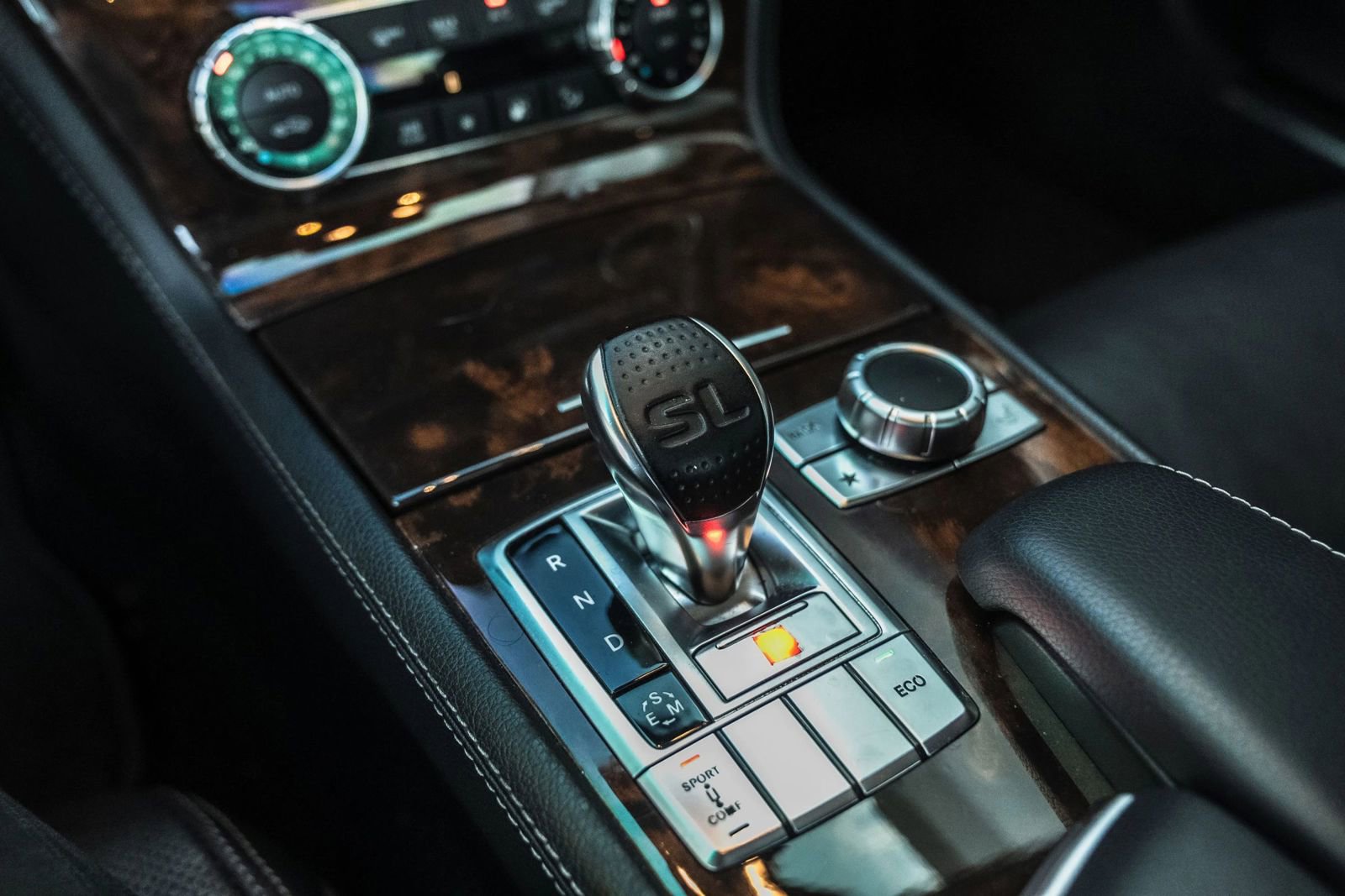 Used 2013 Mercedes-Benz SL 550 w/ Premium Pkg image 38