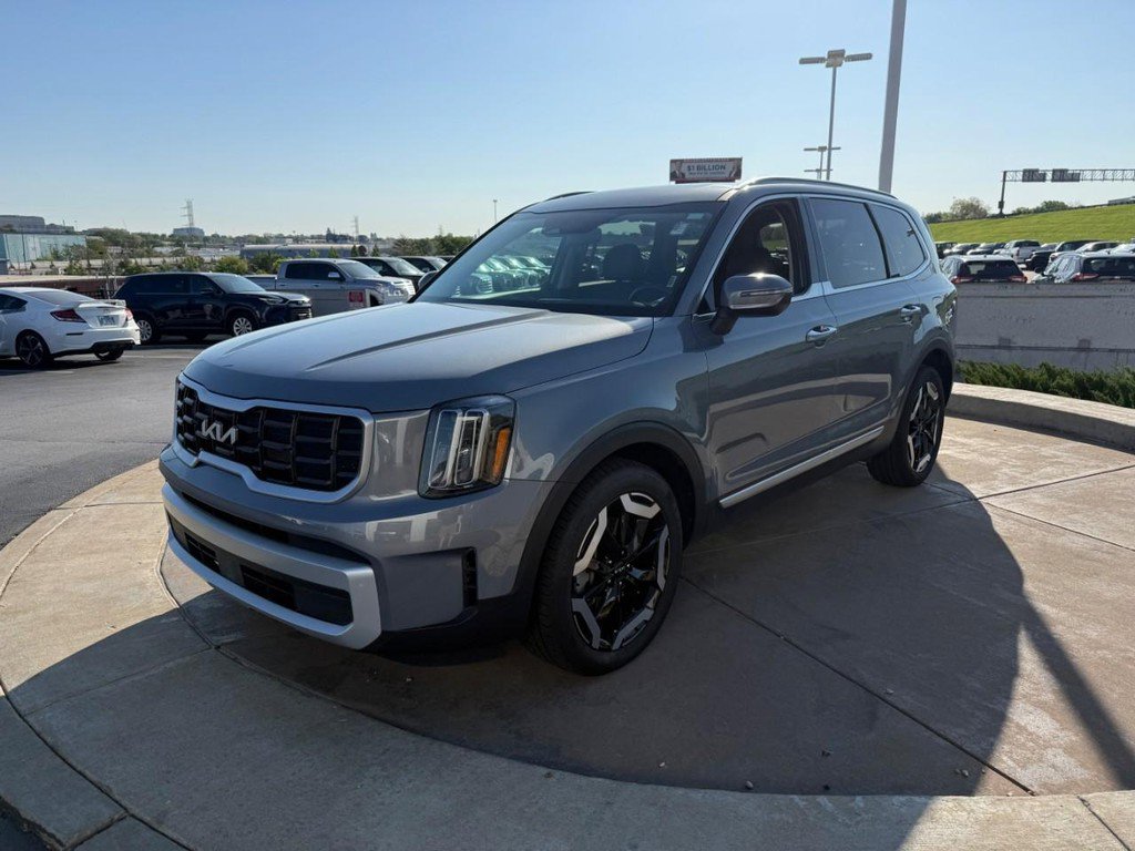 Used 2025 Kia Telluride S AWD/4WD image 10
