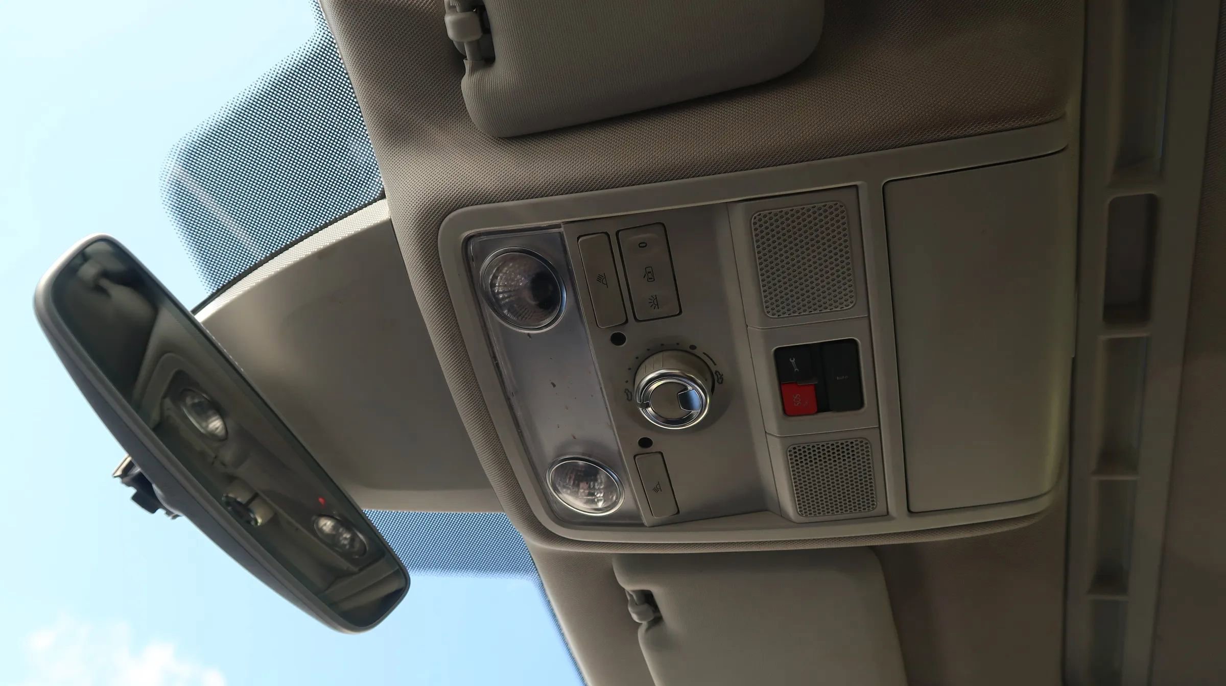 Used 2020 Volkswagen Passat 2.0T SEL image 36