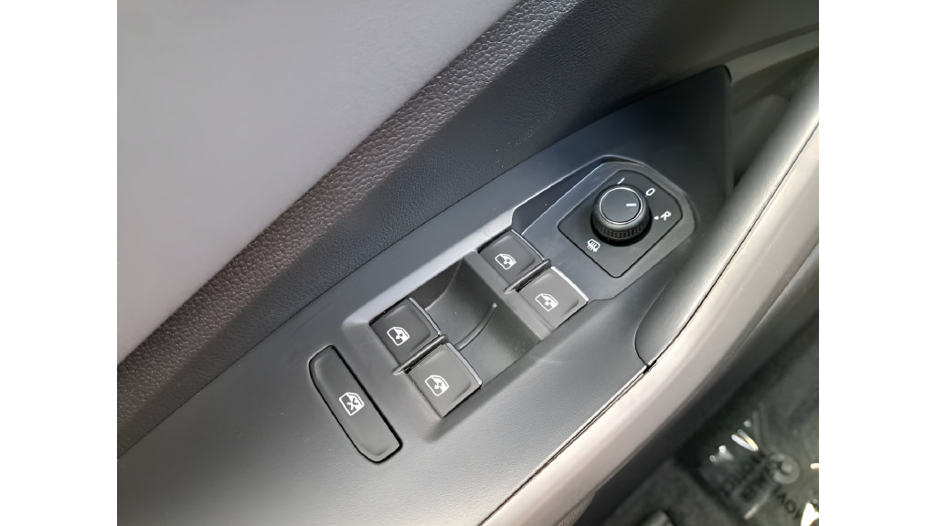 New 2026 Volkswagen Jetta SE FWD image 21