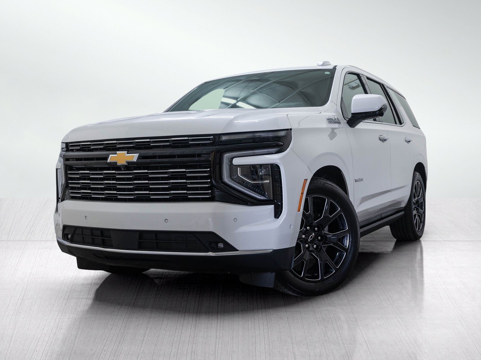Used 2025 Chevrolet Tahoe High Country AWD/4WD image 1