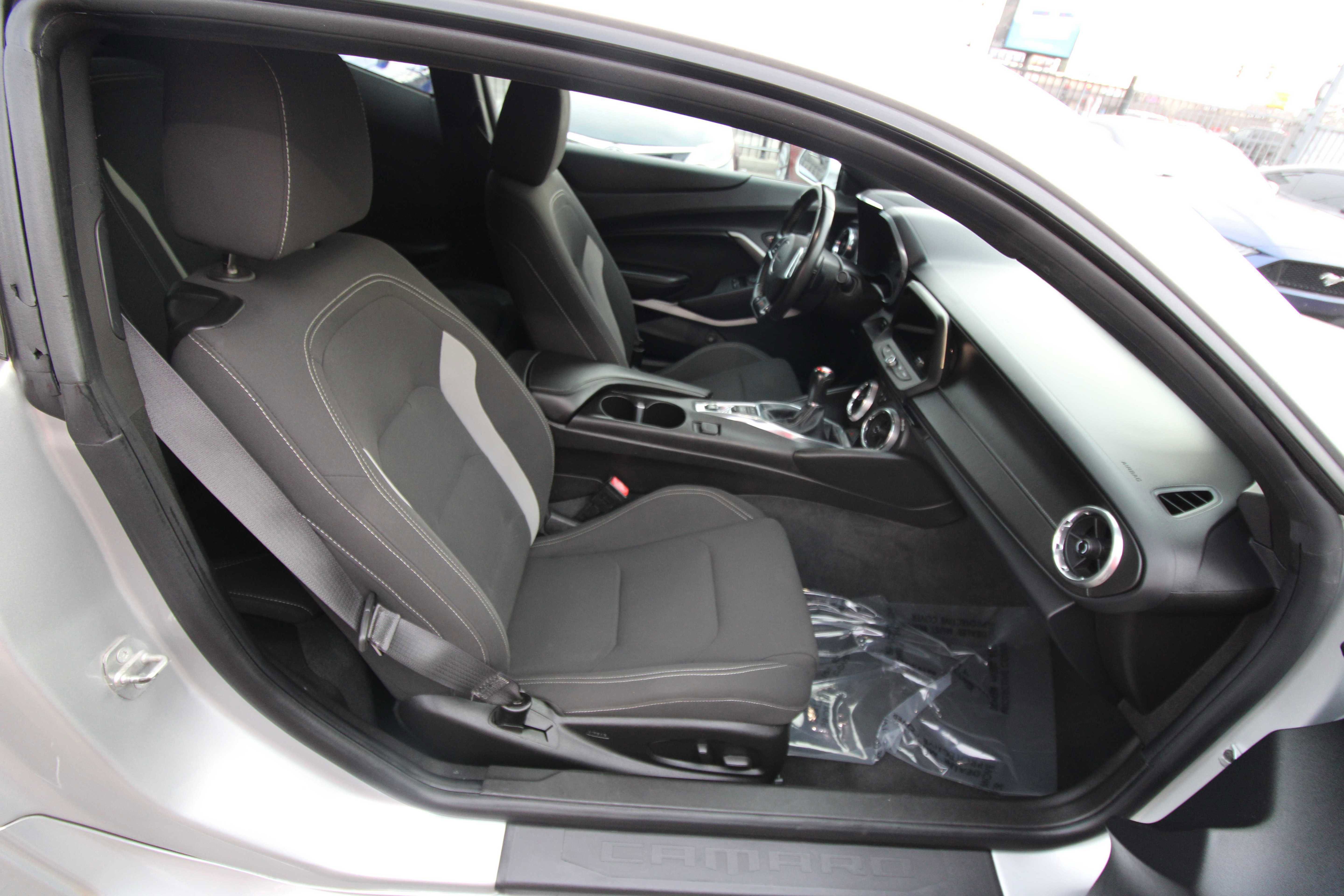 Used 2016 Chevrolet Camaro SS image 34