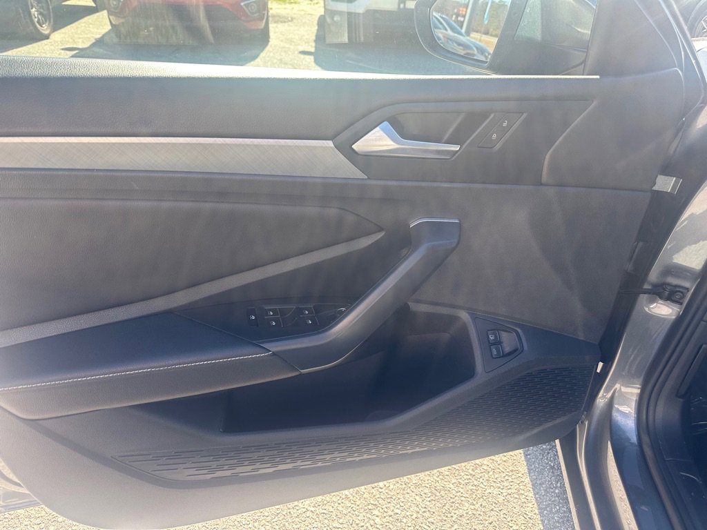 Used 2024 Volkswagen Jetta SE image 12