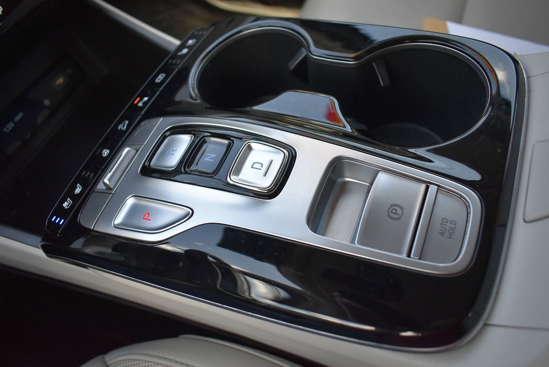Used 2024 Hyundai Tucson Limited image 32