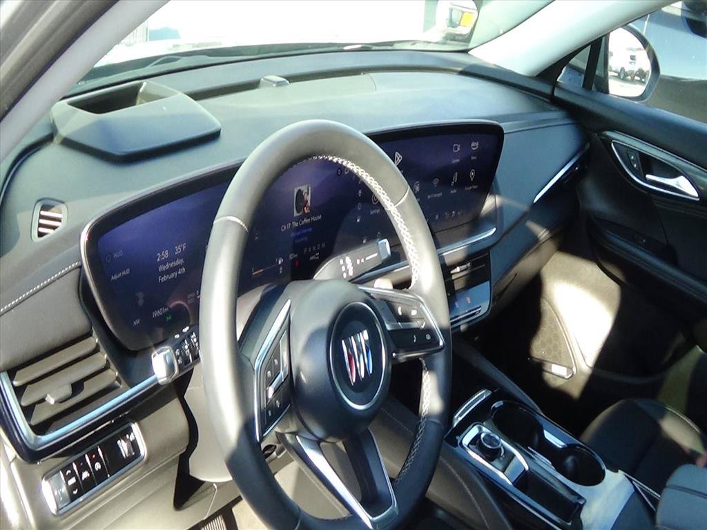 Used 2025 Buick Envision Preferred AWD/4WD image 17