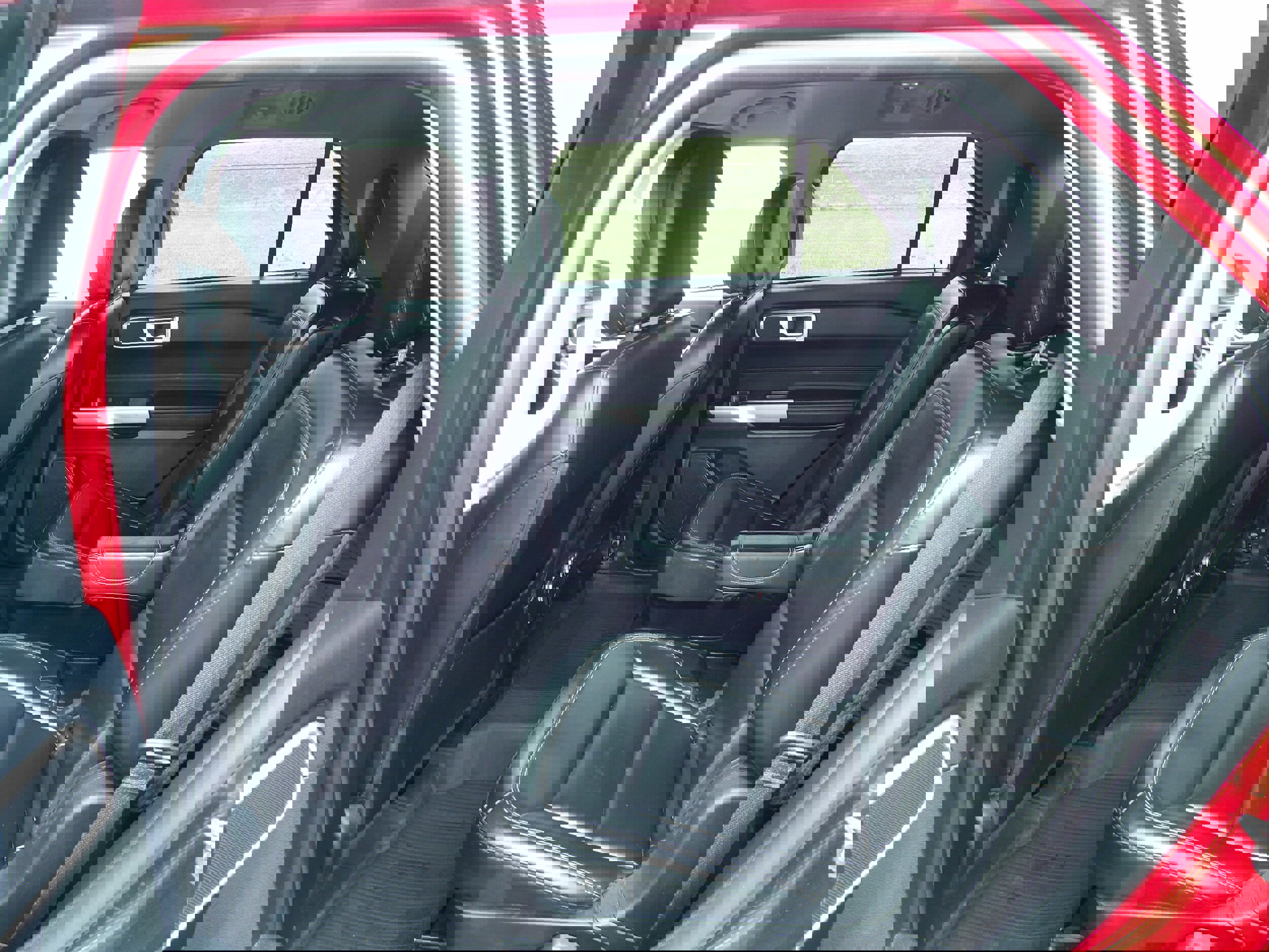 Used 2021 Ford Explorer XLT w/ Equipment Group 202A image 11