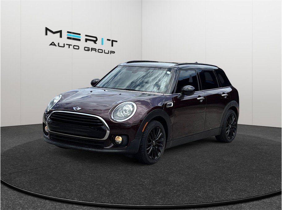 Used 2017 MINI Cooper Clubman FWD image 4