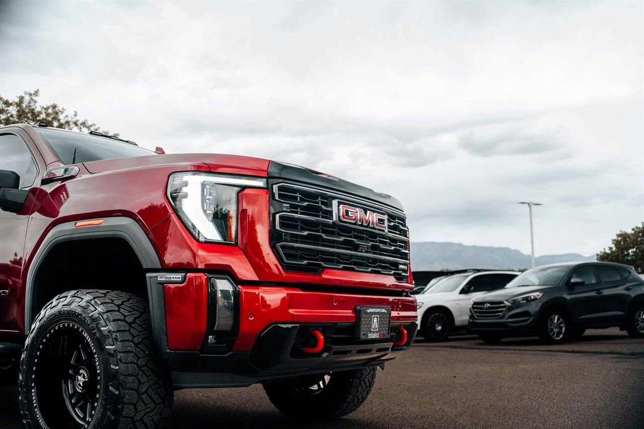 Used 2024 GMC Sierra 2500 AT4 w/ AT4 Premium Plus Package AWD/4WD image 10