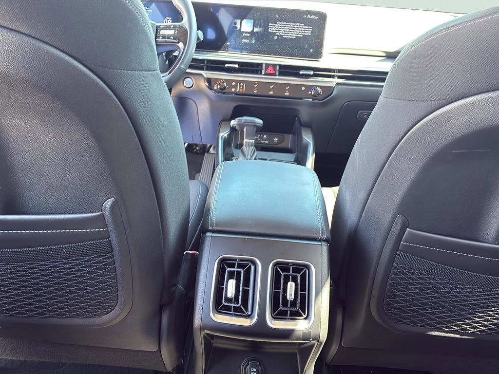 Certified 2026 Kia Sorento LX FWD image 18