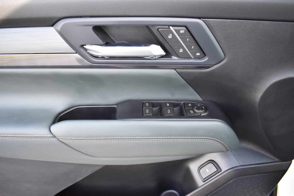 New 2026 GMC Terrain AT4 w/ Convenience Package III AWD/4WD image 13