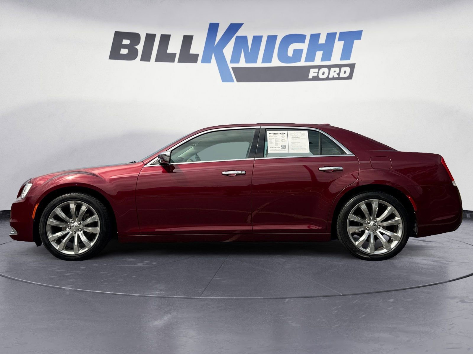 Used 2018 Chrysler 300 Limited w/ Harman/Kardon Audio Group image 2